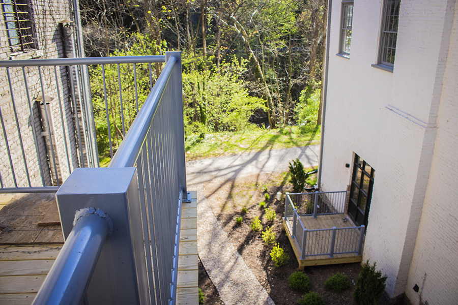 Lynchburg-va-downtown-apartment-lofts balcony
