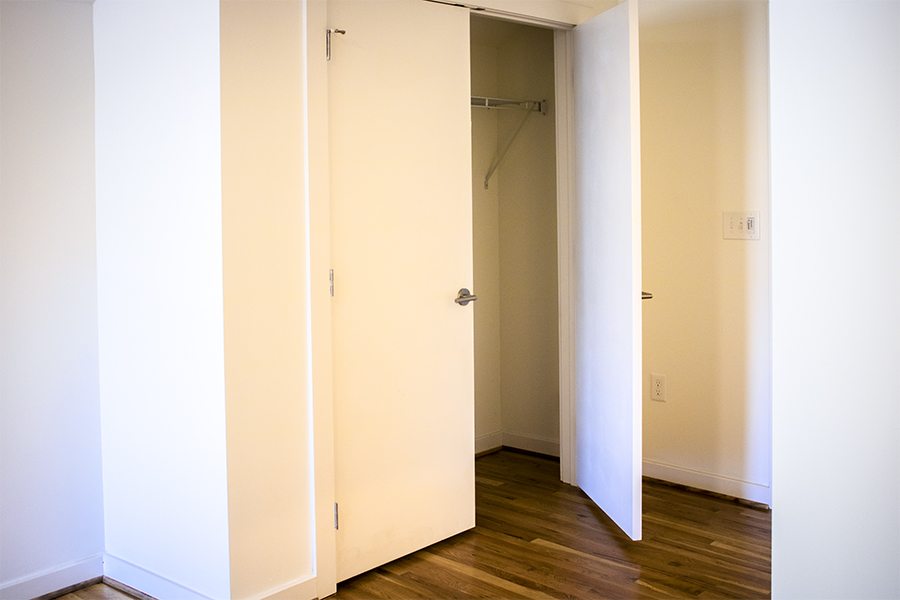 Lynchburg-va-downtown-apartment-lofts closet-space