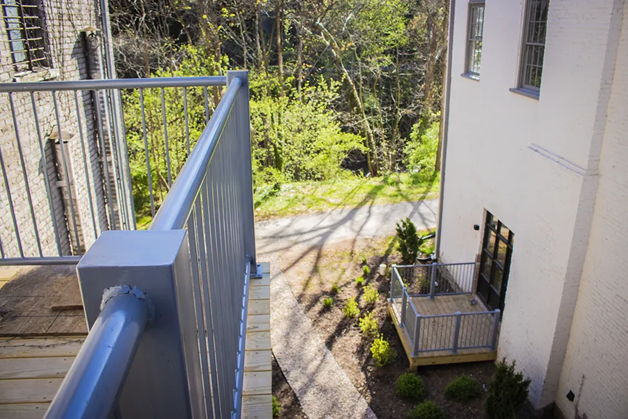 Lynchburg-va-downtown-apartment-lofts balcony