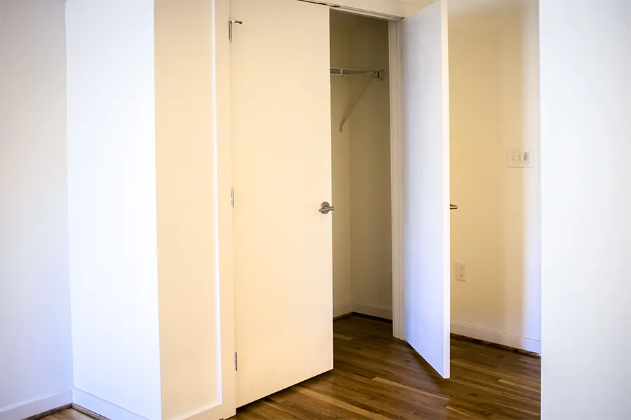 Lynchburg-va-downtown-apartment-lofts closet-space
