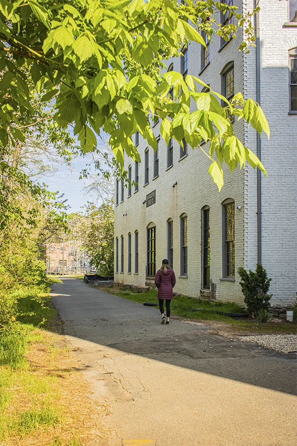 Lynchburg-va-downtown-apartment-lofts walking-trail